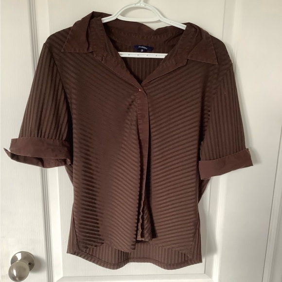 Brown button down short sleeve shirt - Picture 1 of 3